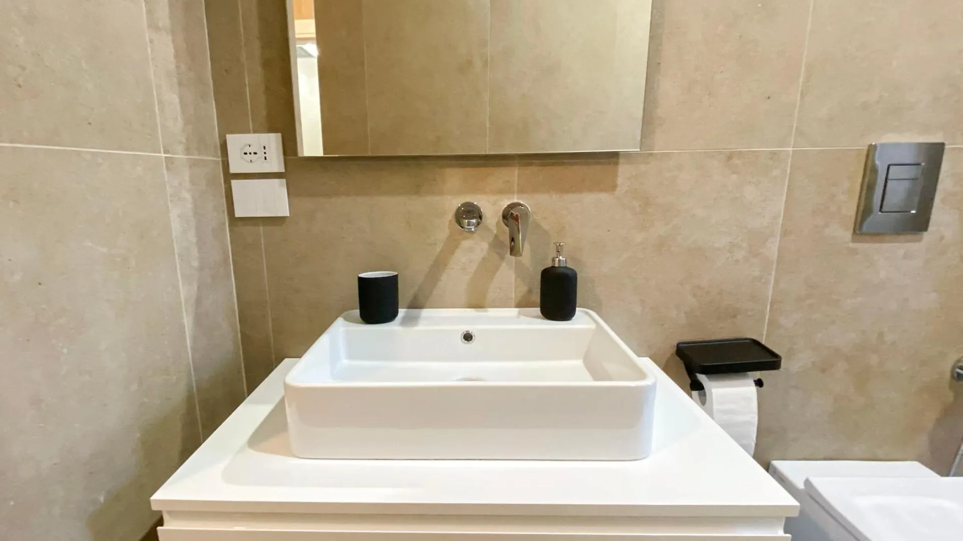 Corti Segrete - Milano Centro Aparthotel  Milan